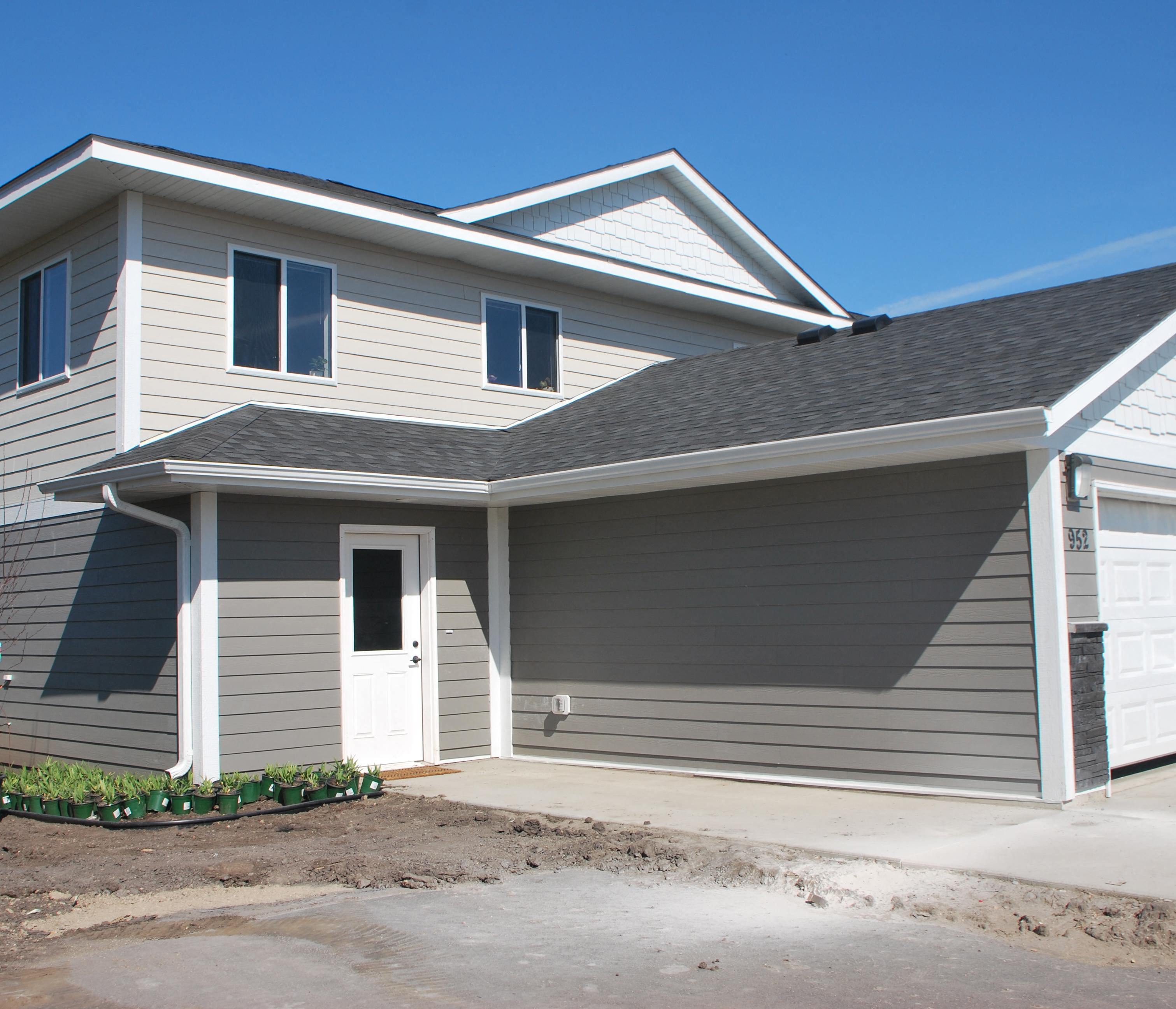 Brecken Place Townhomes Apartments in Belle Plaine, MN